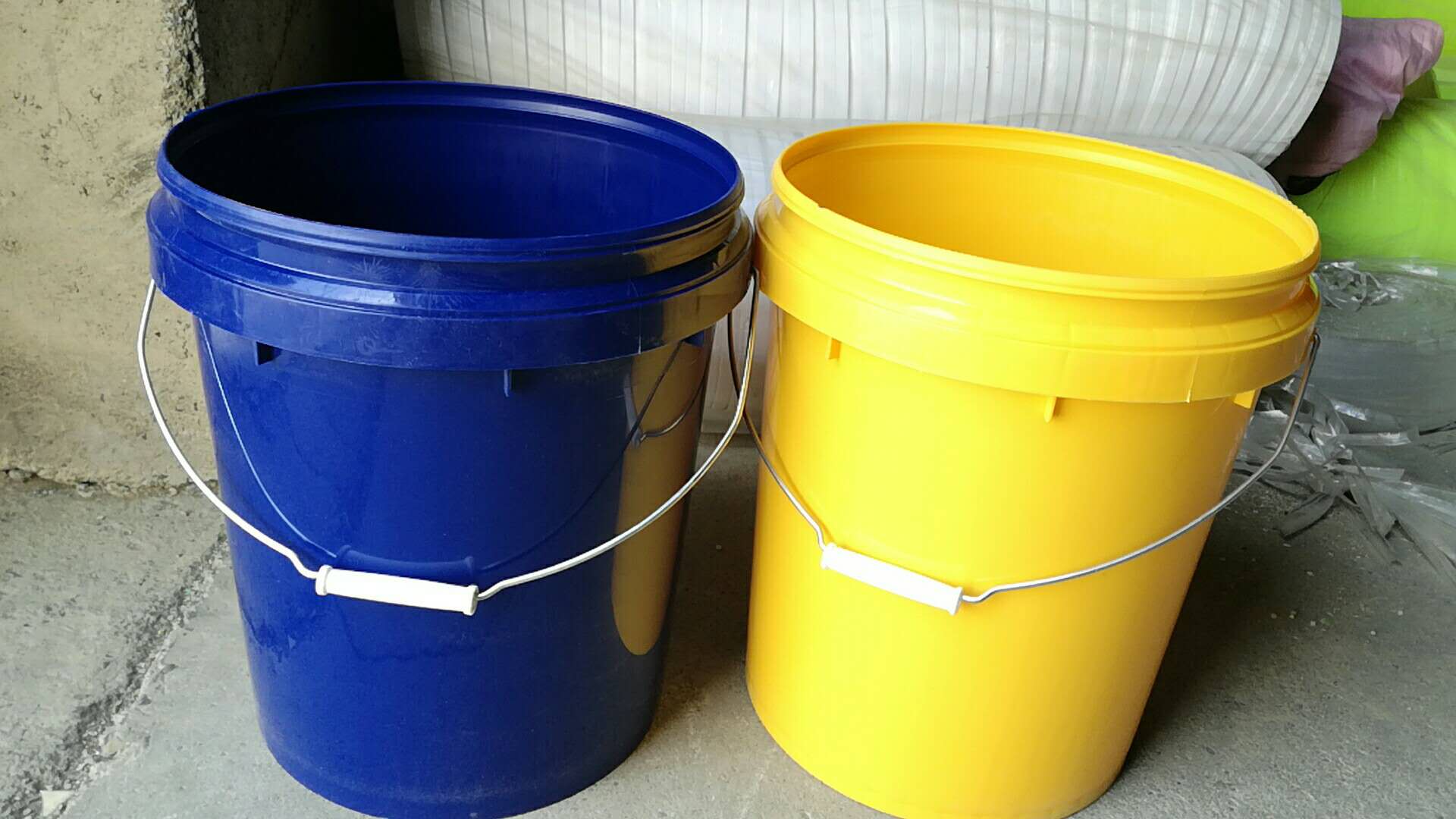 新疆塑料模具厂塑料桶