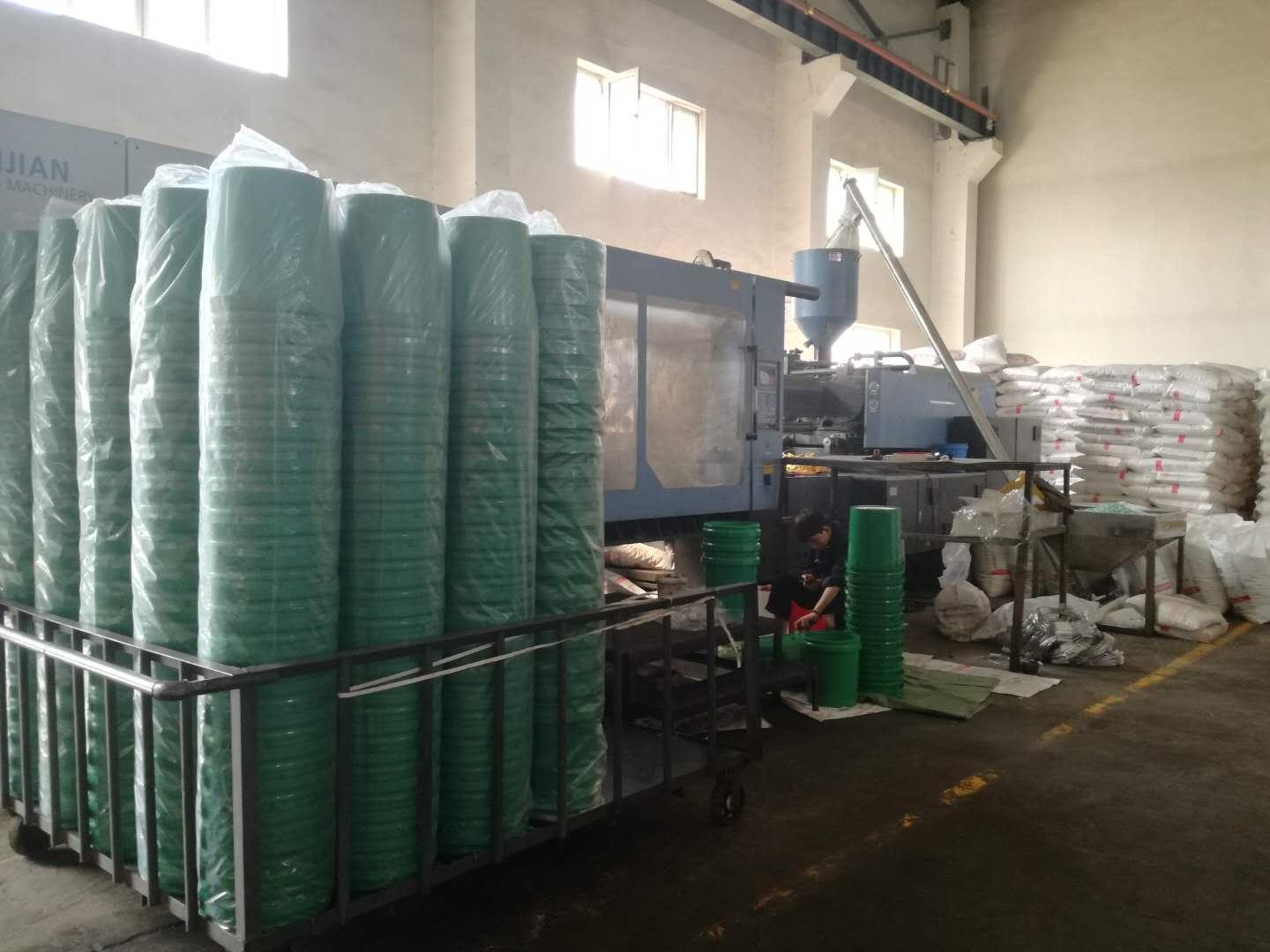 塑料包装桶生产设备
